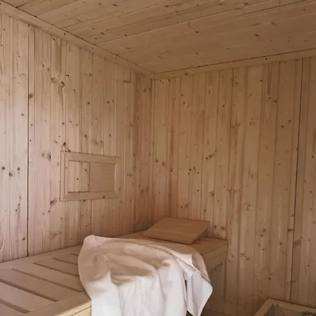 Harmony Homes La Chapelle-hareng - Indoor Pool Sauna & 度假居