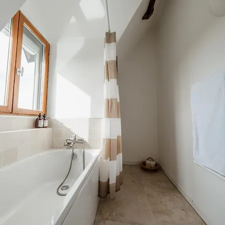 Harmony Homes - Indoor Pool Sauna &