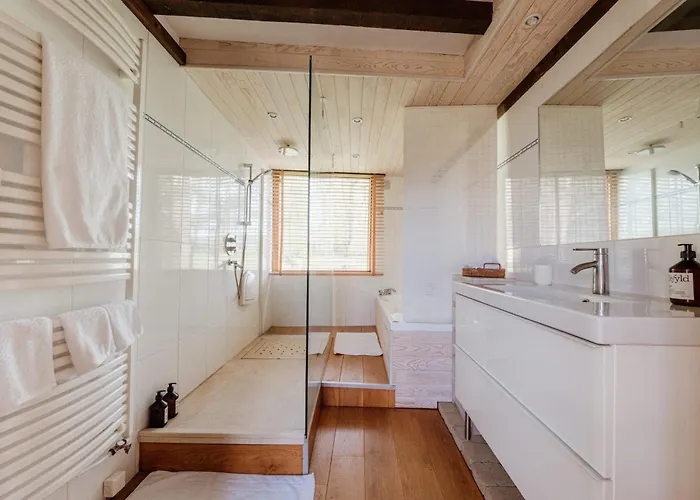 Harmony Homes La Chapelle-hareng - Indoor Pool Sauna &